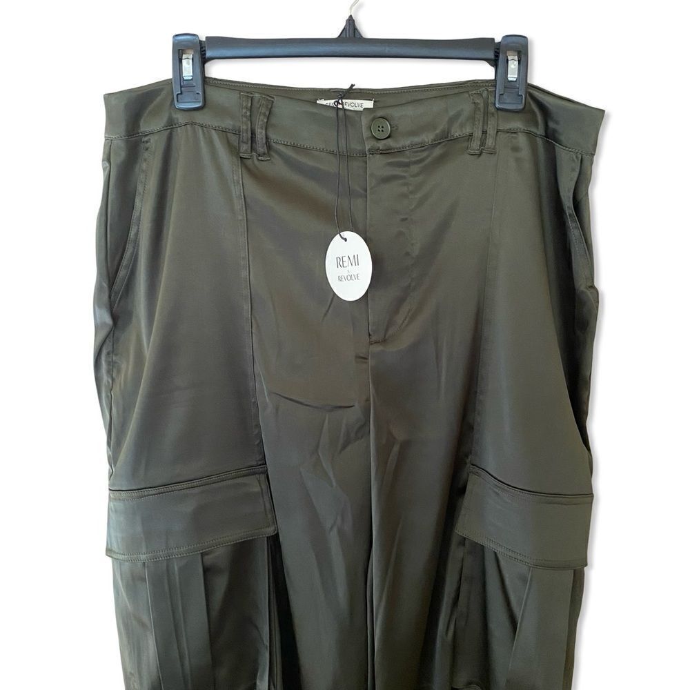 NWT REMI x REVOLVE Sydney Cargo Pant Dark Green satin finish wide leg loose L - Picture 6 of 10